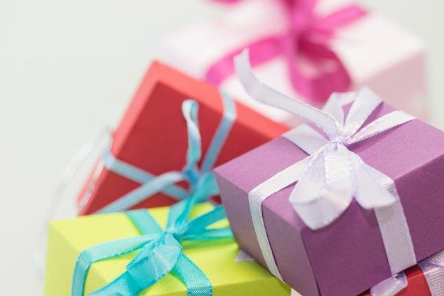 Is Your SMS Campaign Ready for Black Friday? 5 Last Minute Tips to Prepare. avidmobile_gifts